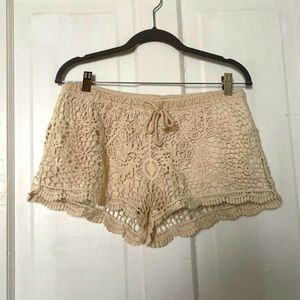 Lacy Cream Shorts